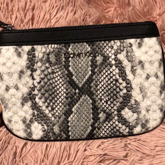 NWT Calvin Klein wristlet - Picture 2 of 5